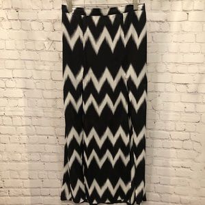Be Cool Black White Chevron Maxi Skirt NWOT